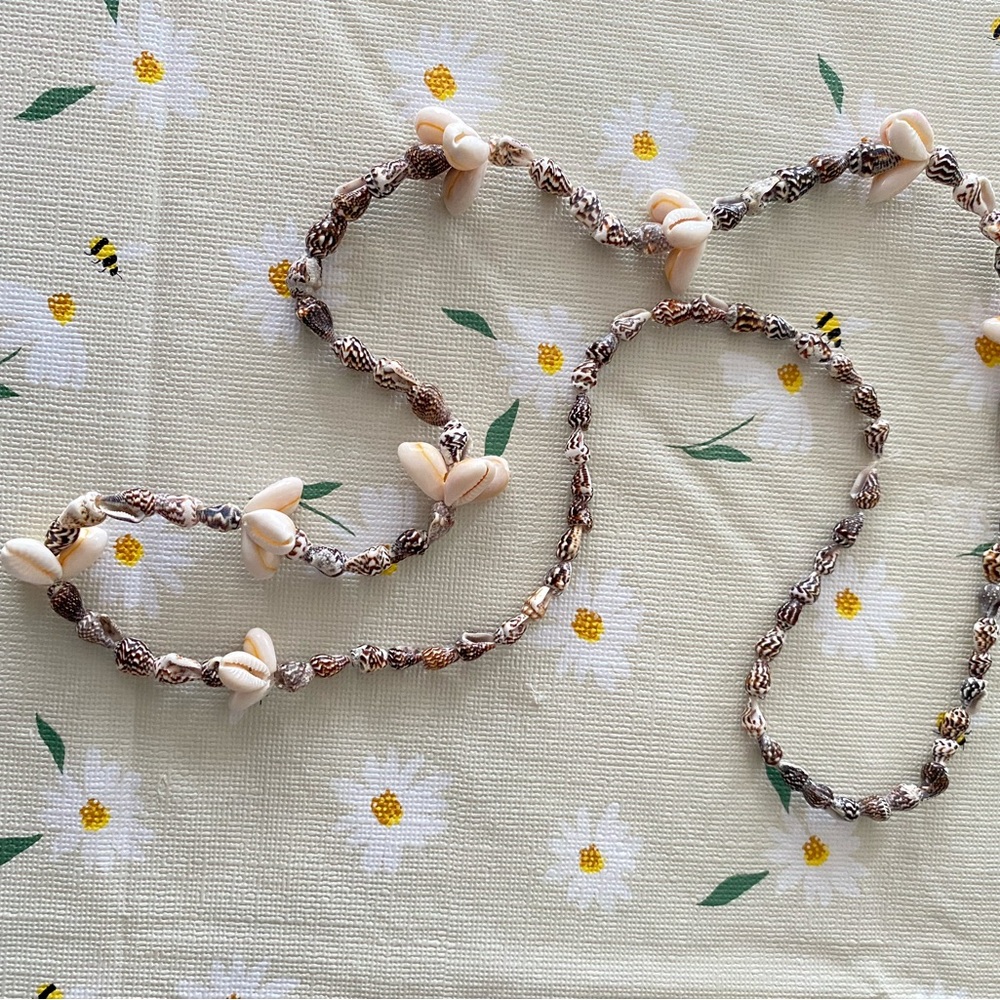 Handmade Hawaiian Shells Women’s Necklace in Cream and Brown
